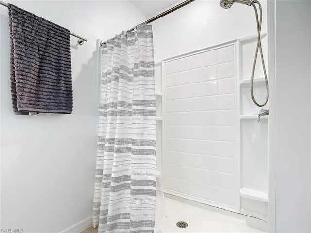 17541  Phlox  DR, Fort Myers, FL 33967