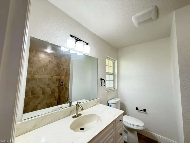 2712 Sw 2nd Ave, Cape Coral, Florida 33914
