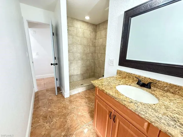 2712 Sw 2nd Ave, Cape Coral, Florida 33914