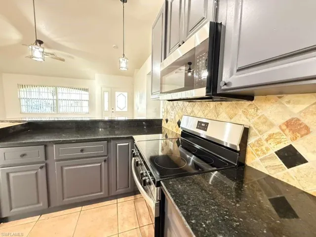 2712 Sw 2nd Ave, Cape Coral, Florida 33914