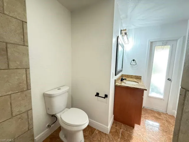 2712 Sw 2nd Ave, Cape Coral, Florida 33914