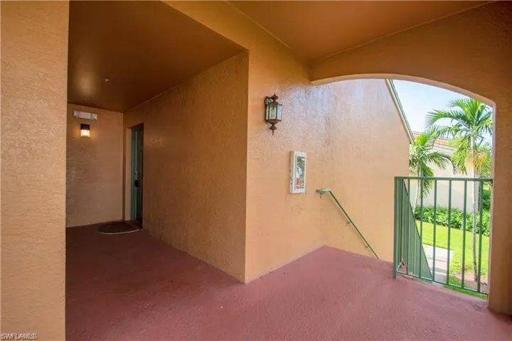 1220  Wildwood Lakes  BLVD, Naples, FL 34104