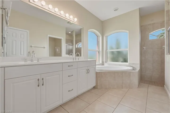 3079 NW 4th  PL, Cape Coral, FL 33993