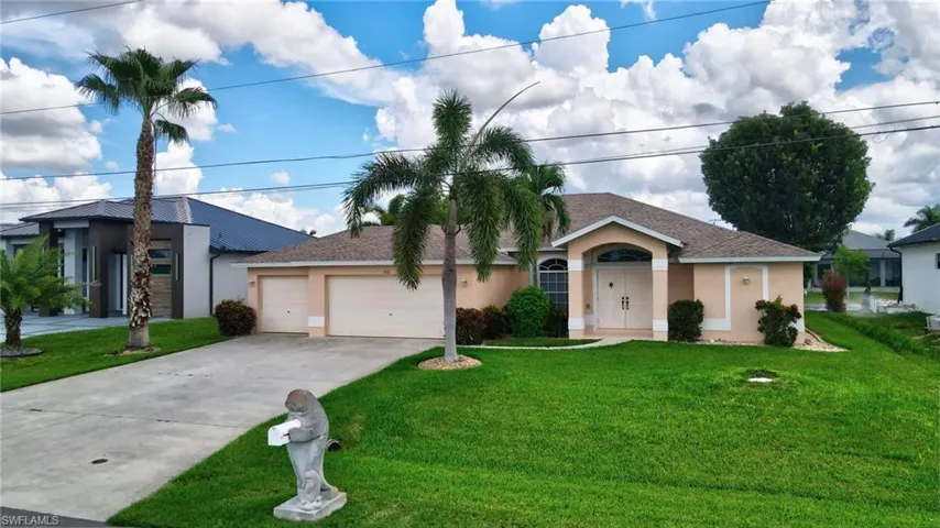 3841 Sw 17th Pl, Cape Coral, Florida 33914
