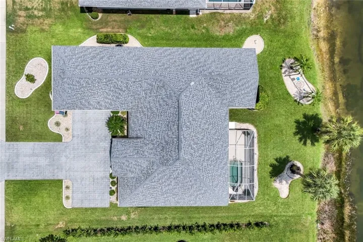 Aerial view of property and surrounding area