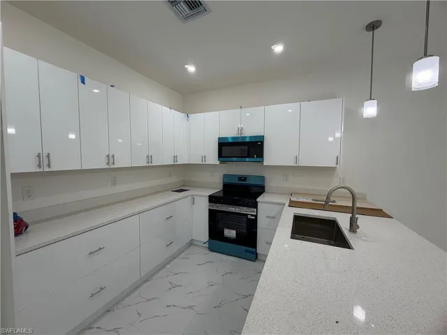 3969-3971 Sunset Rd Rd, Lehigh Acres, Florida 33971