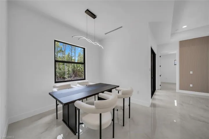 Dining space featuring visible vents, recessed lighting, and baseboards