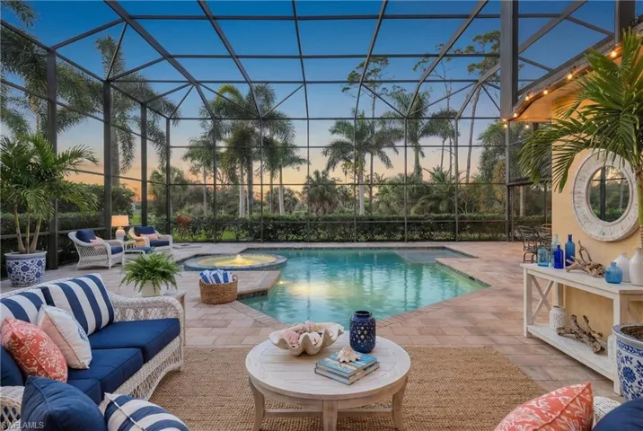 Spectacular Pool with Vanishing Edge Spa