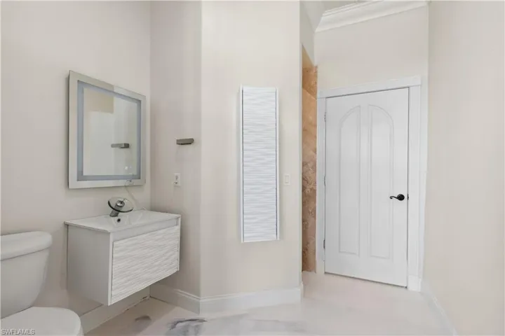 1st Floor Level Guest/Pool Bathroom