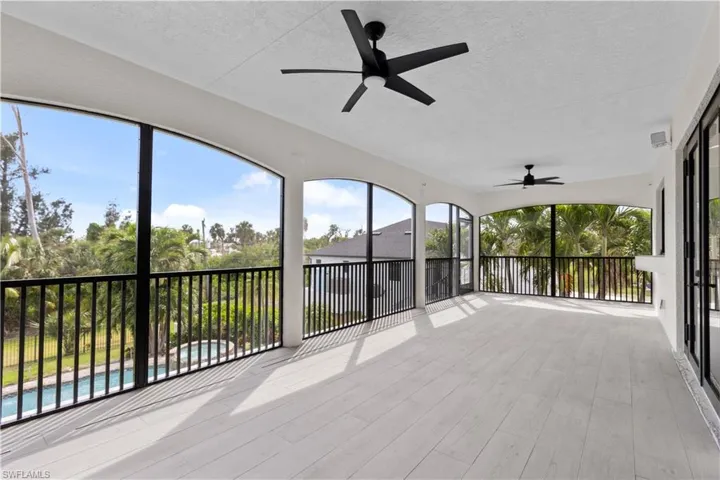 2nd Floor Screened Balcony