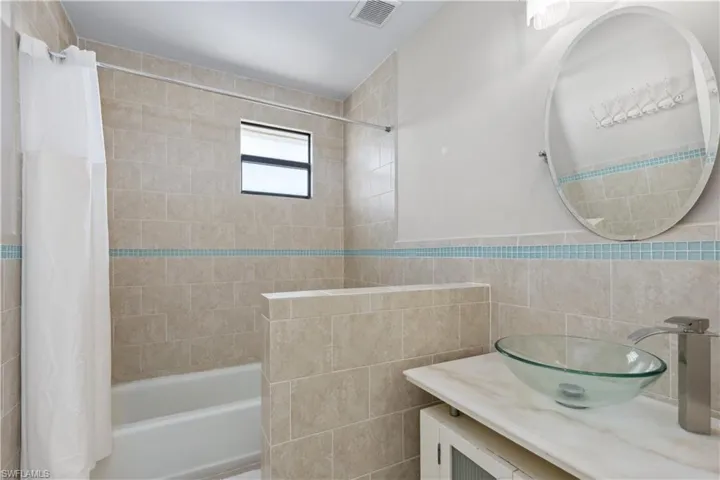 3rd Floor Guest Bathroom