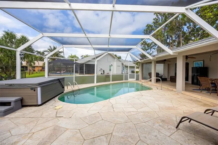 27010  Flossmoor  DR, Bonita Springs, FL 34135