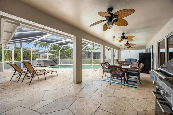 27010  Flossmoor  DR, Bonita Springs, FL 34135