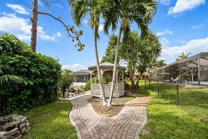 27010  Flossmoor  DR, Bonita Springs, FL 34135