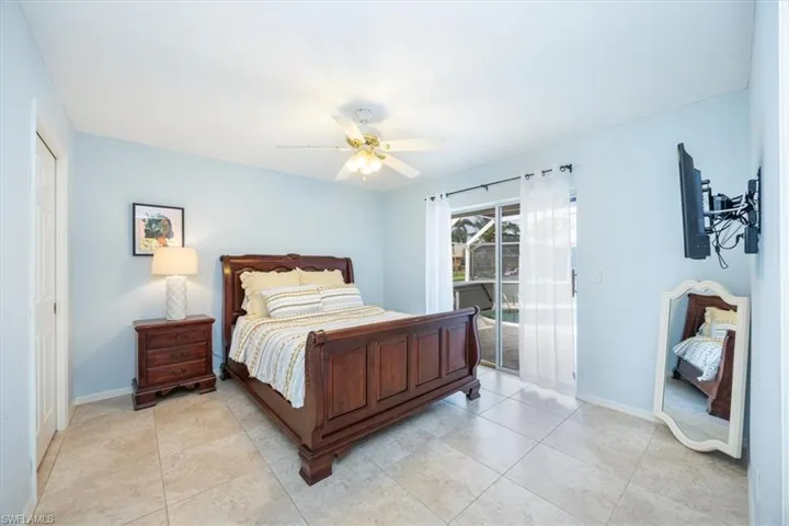 27010  Flossmoor  DR, Bonita Springs, FL 34135