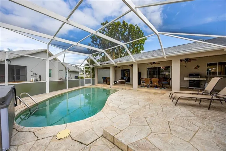 27010  Flossmoor  DR, Bonita Springs, FL 34135