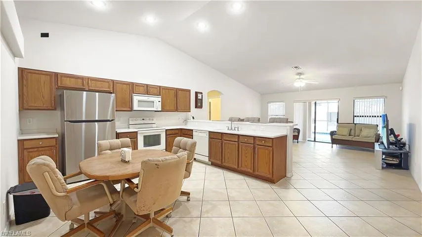 205 Sw 42nd St, Cape Coral, Florida 33914