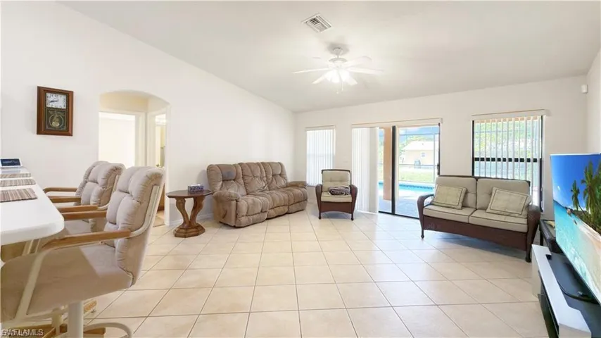 205 Sw 42nd St, Cape Coral, Florida 33914