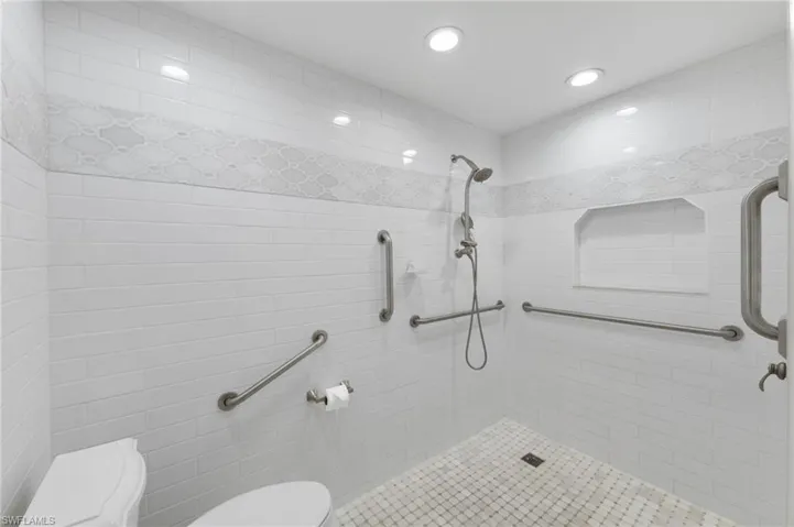 19482 Lost Creek Dr, Estero, Florida 33967