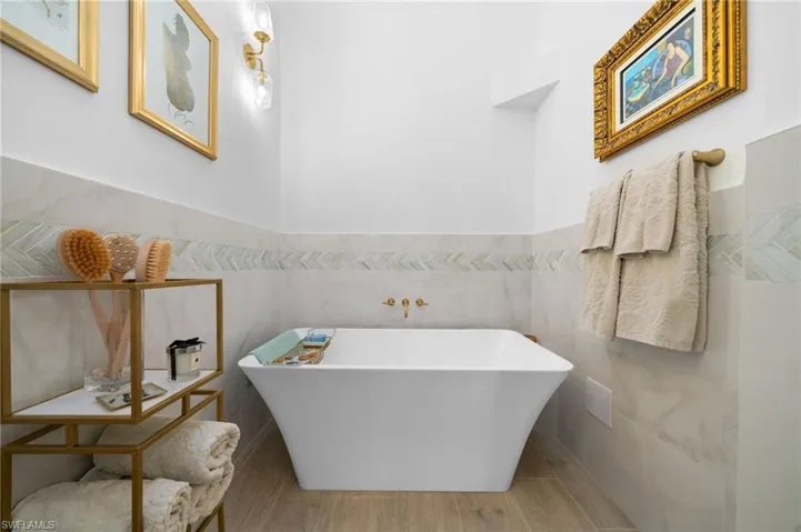 Primary bath