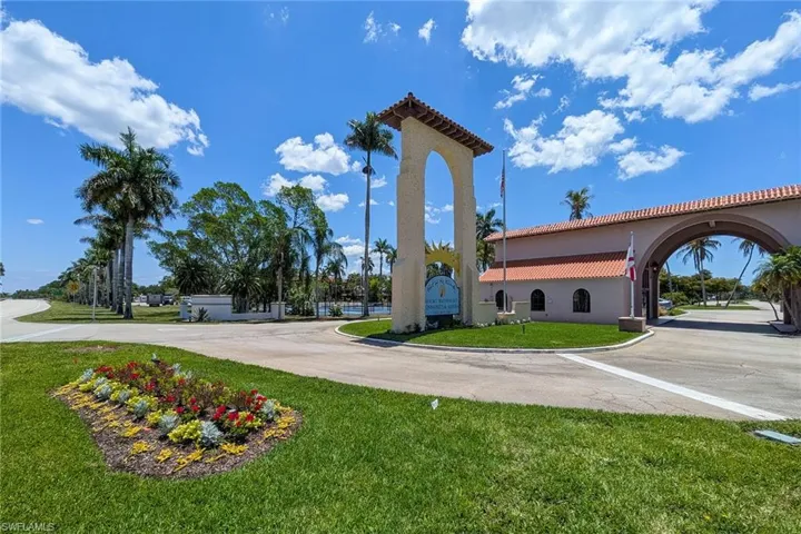 370  Stella Maris N DR, Naples, FL 34114