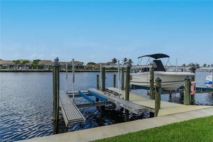 370  Stella Maris N DR, Naples, FL 34114