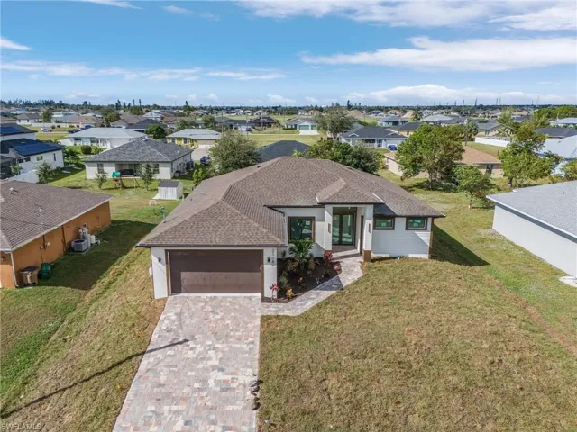 Birds eye view of property