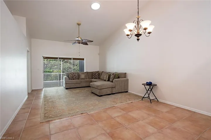 6266  Shadowood  CIR, Naples, FL 34112