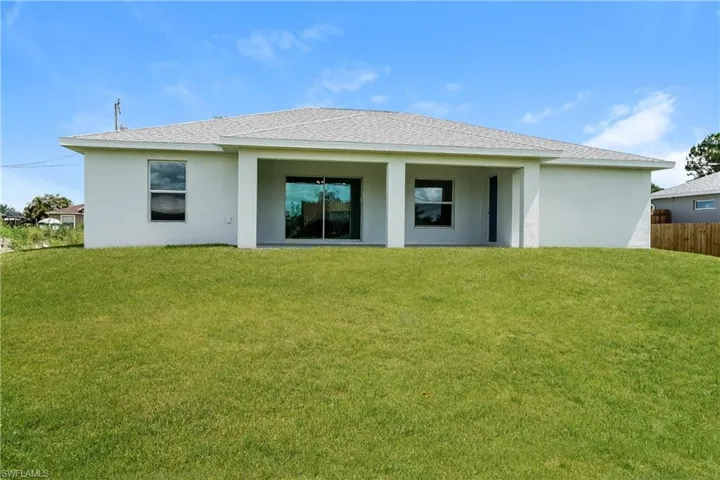 688 Manhattan St E, Lehigh Acres, Florida 33974