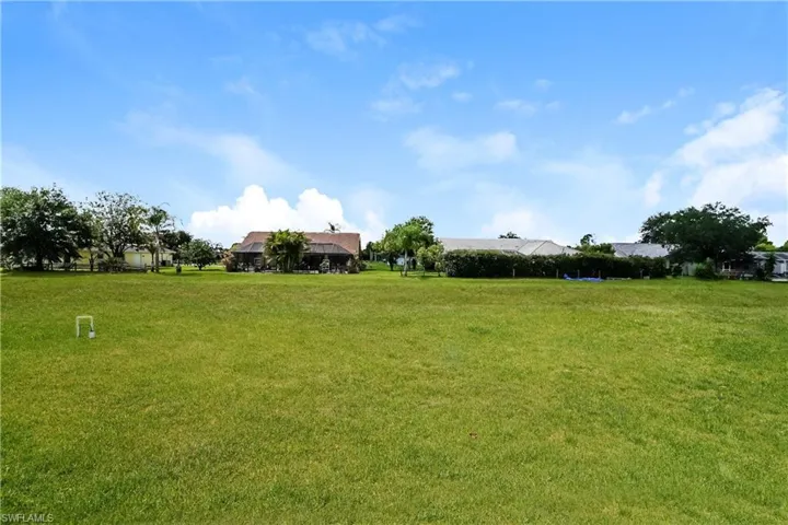 688 Manhattan St E, Lehigh Acres, Florida 33974