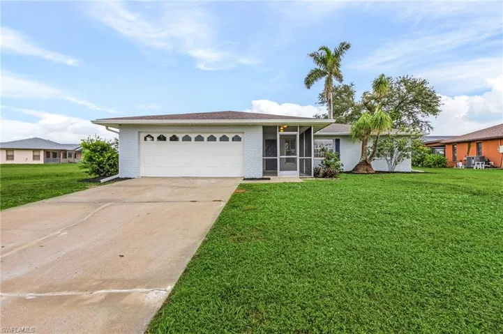901 SW 15th PL, CAPE CORAL FL 33991