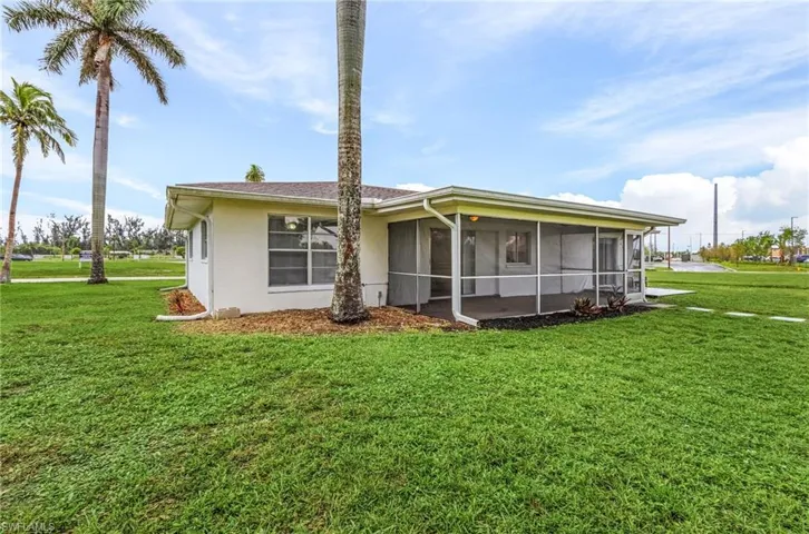 901 SW 15th PL, CAPE CORAL FL 33991