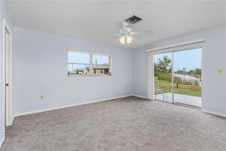 901 SW 15th PL, CAPE CORAL FL 33991