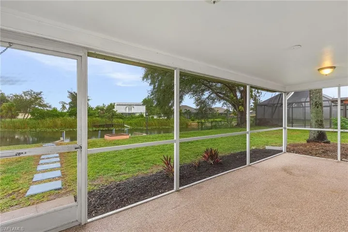 901 SW 15th PL, CAPE CORAL FL 33991