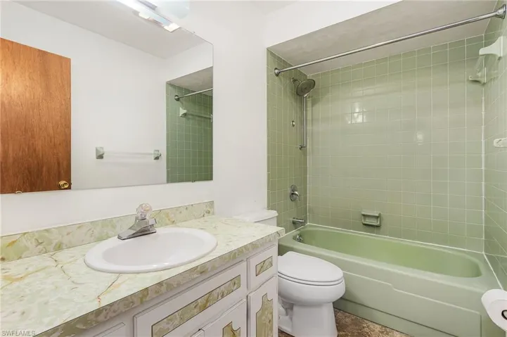 901 SW 15th PL, CAPE CORAL FL 33991