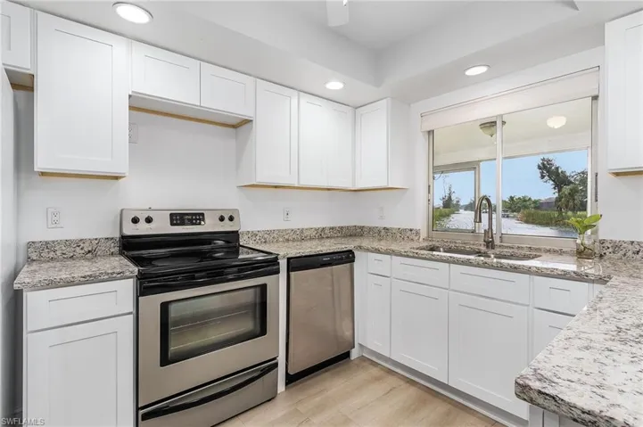 901 SW 15th PL, CAPE CORAL FL 33991