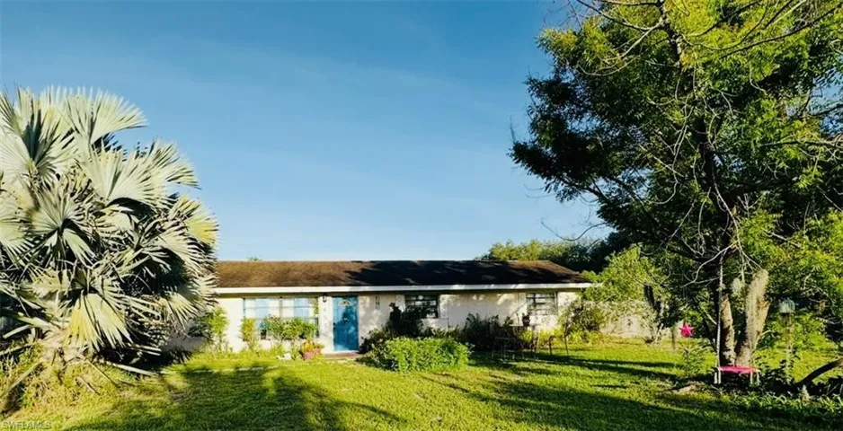 455 Trader Rd, Fort Denaud, Florida 33935