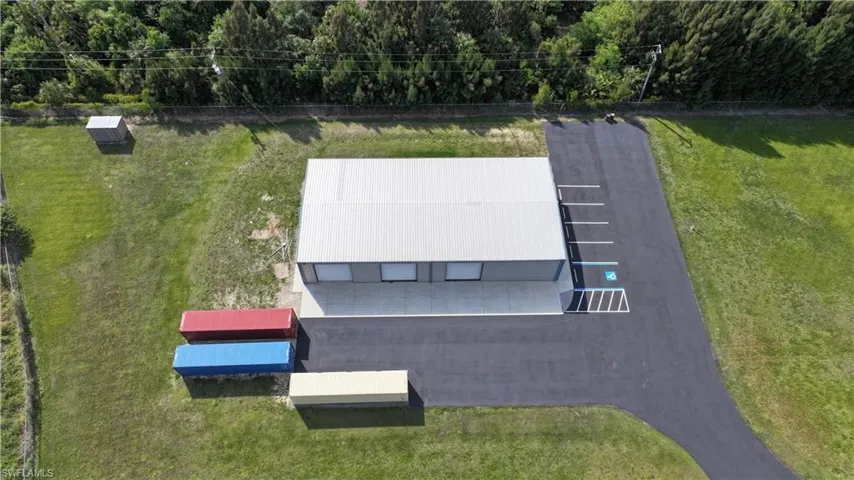 395 E. Lincoln Ave., LaBelle. FL 33935