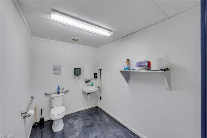 395 E. Lincoln Ave., LaBelle. FL 33935