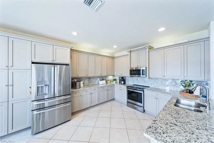 11546 Meadowrun Cir, Fort Myers, Florida 33913