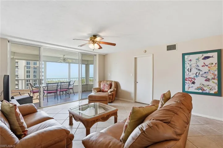 11118  Gulf Shore  DR, Naples, FL 34108