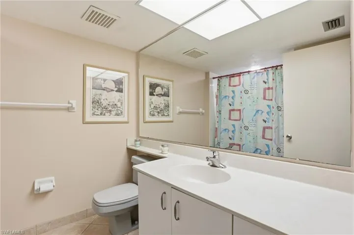 11118  Gulf Shore  DR, Naples, FL 34108