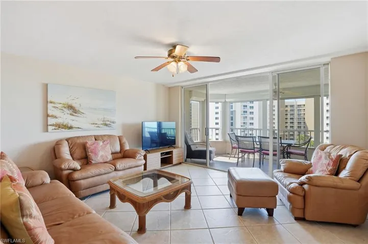 11118  Gulf Shore  DR, Naples, FL 34108