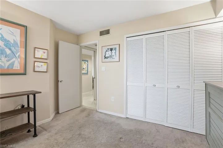 11118  Gulf Shore  DR, Naples, FL 34108