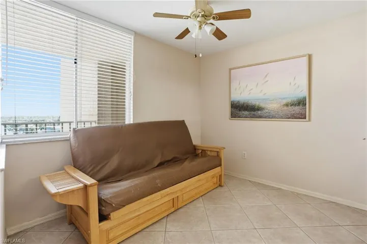 11118  Gulf Shore  DR, Naples, FL 34108