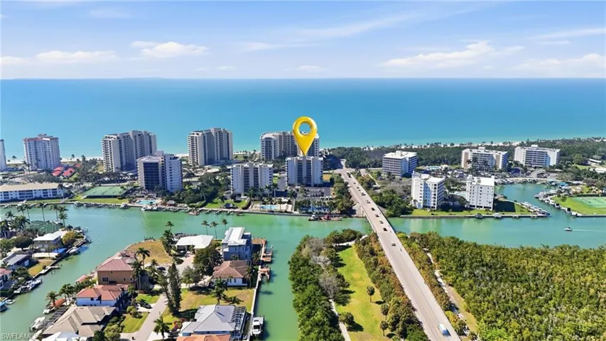 11118  Gulf Shore  DR, Naples, FL 34108