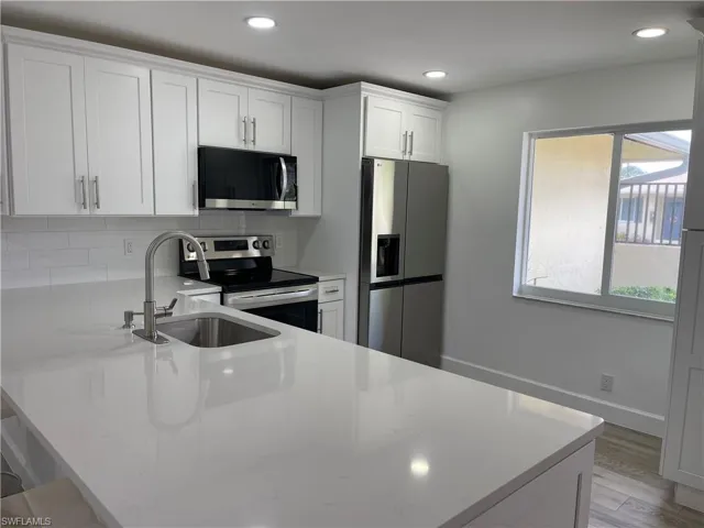 54  GLADES  BLVD, Naples, FL 34112