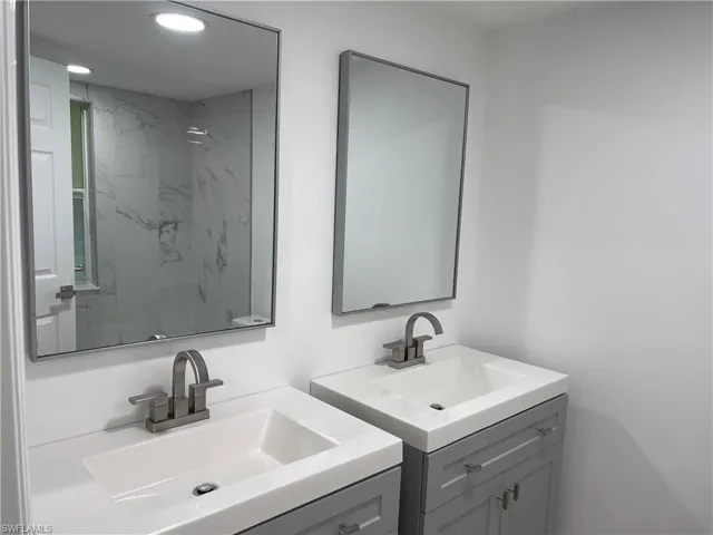 54  GLADES  BLVD, Naples, FL 34112