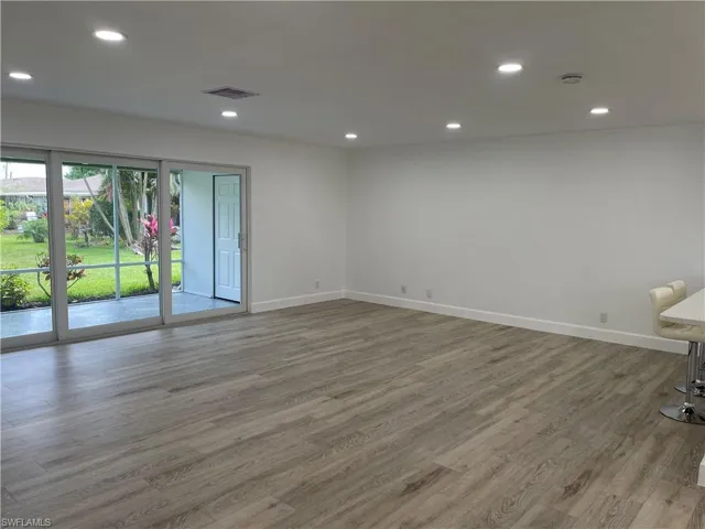 54  GLADES  BLVD, Naples, FL 34112