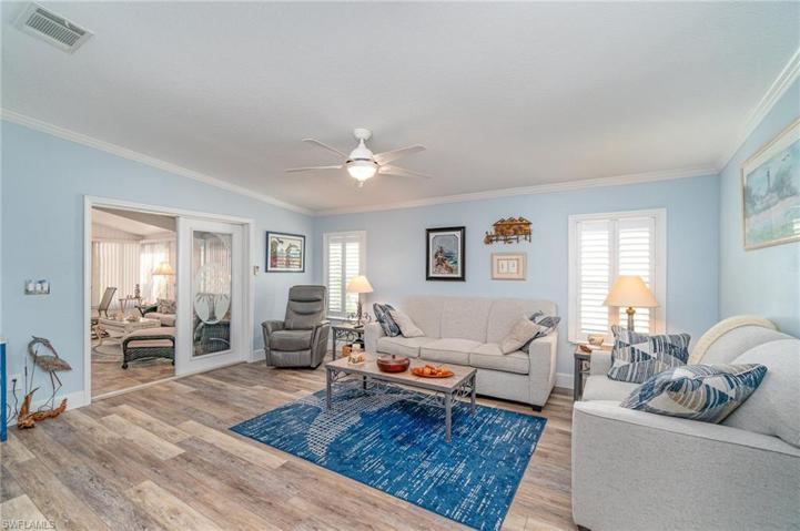 Living room into lanai